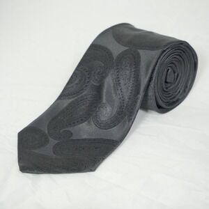 Paul Fredrick Silk Italy Made Necktie‎ Black With AOP Big Paisley  58.5" x 3.5"